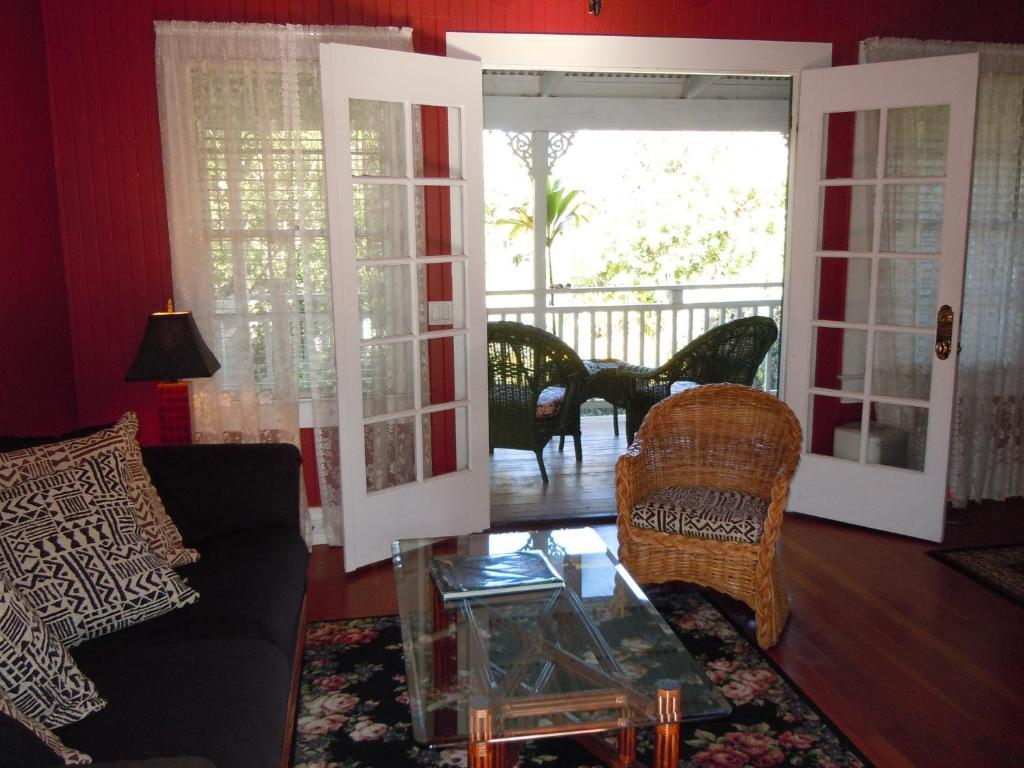 Jacaranda Inn Waimea Room photo