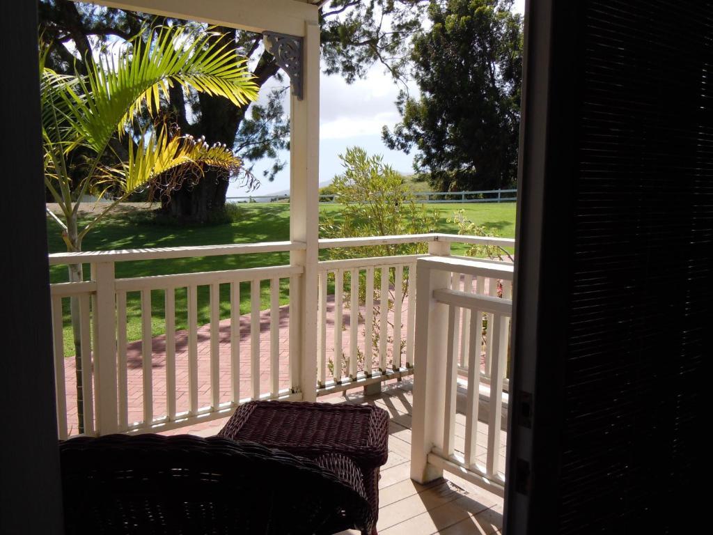 Jacaranda Inn Waimea Room photo